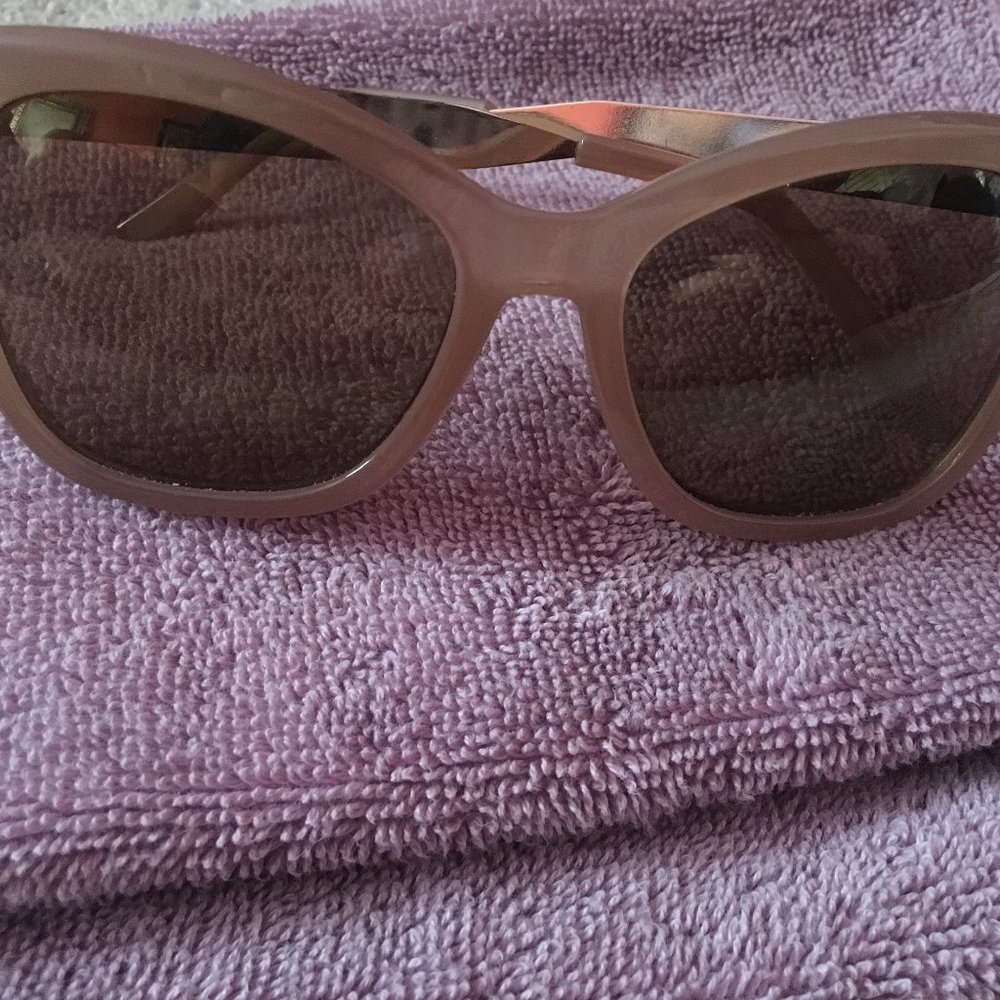 Ann Taylor Sunglasses 3/$30!